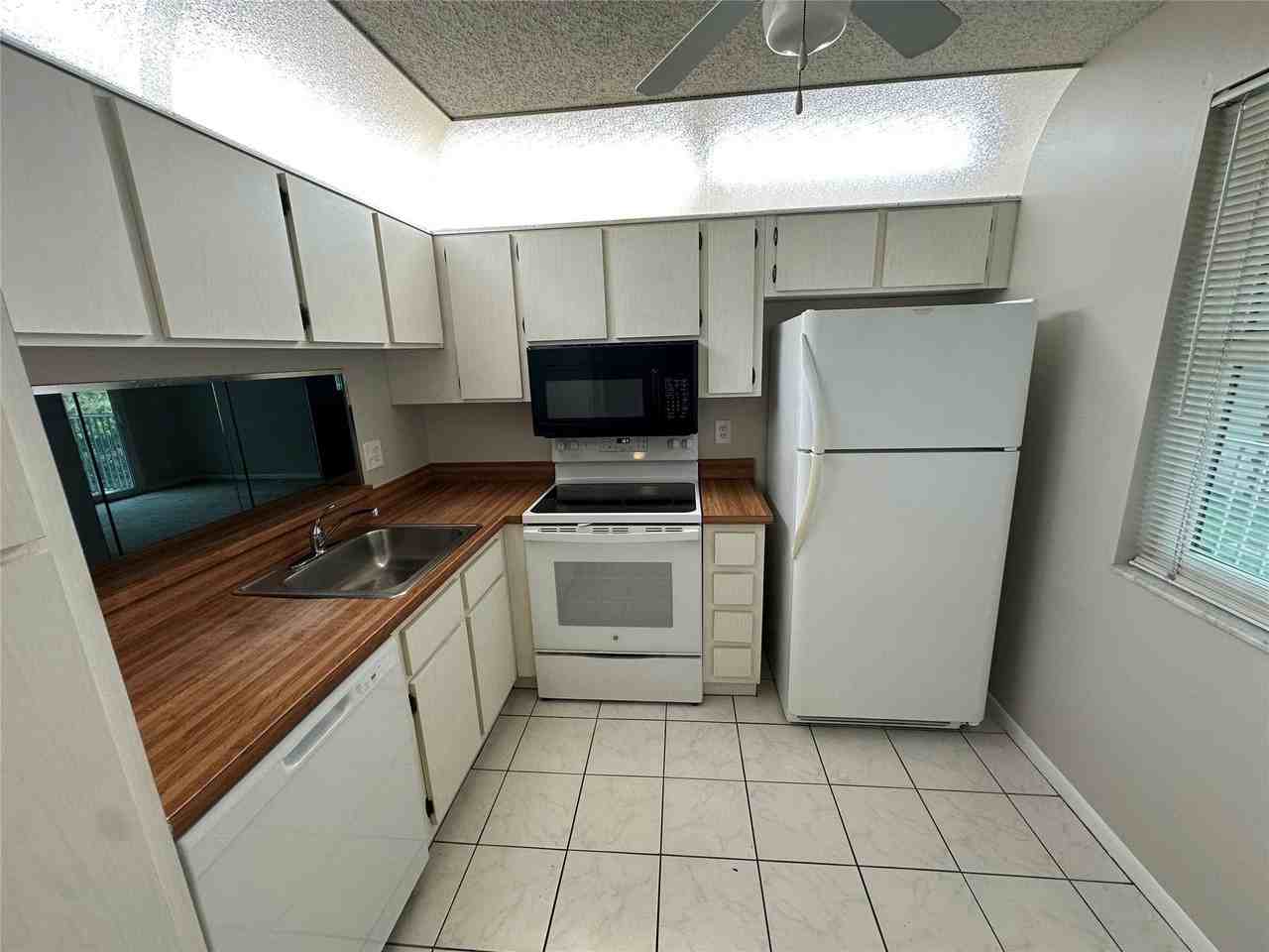 3578 N University Dr #I5 - Photo 2 of 20