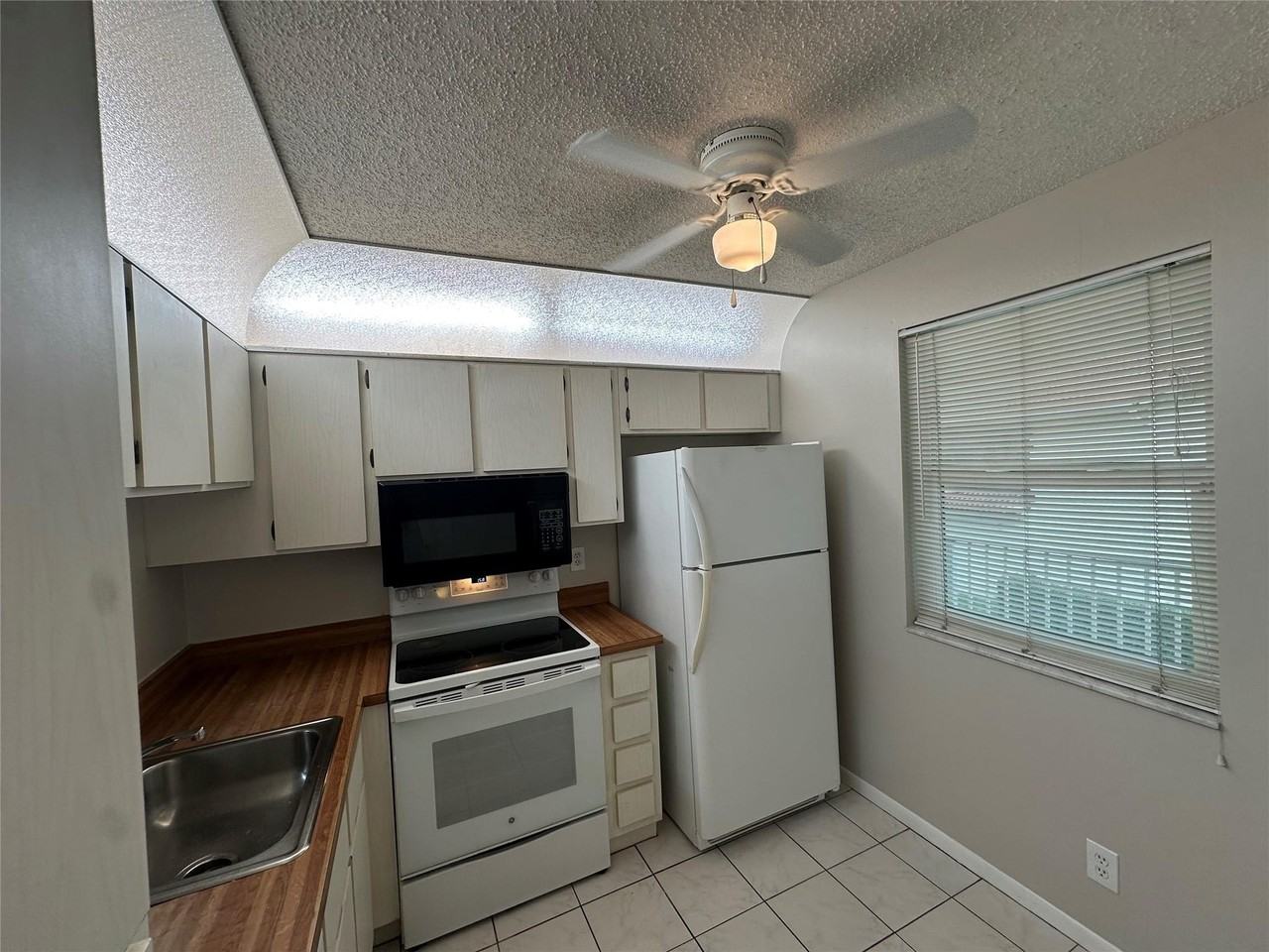 3578 N University Dr #I5 - Photo 5 of 20