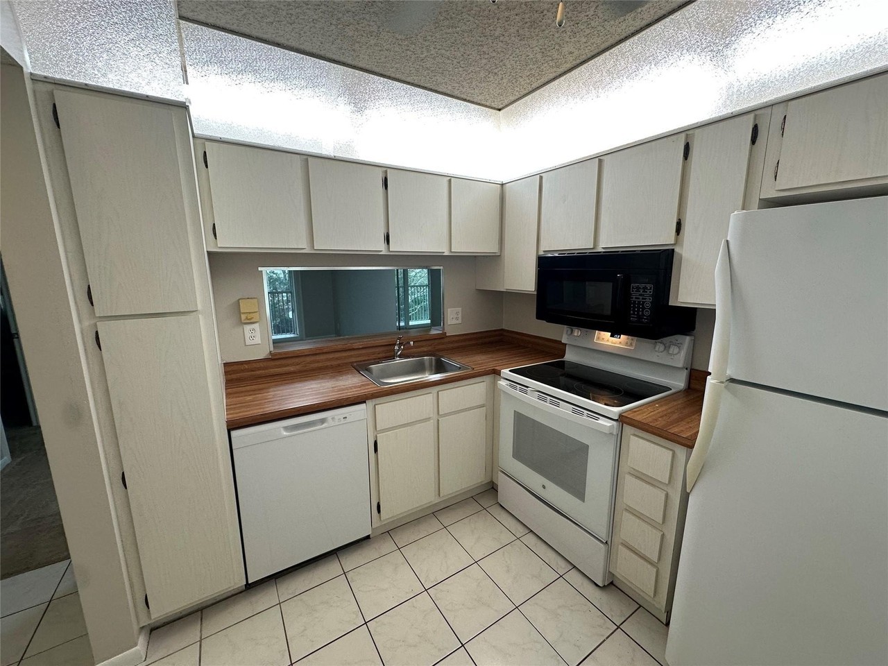 3578 N University Dr #I5 - Photo 6 of 20