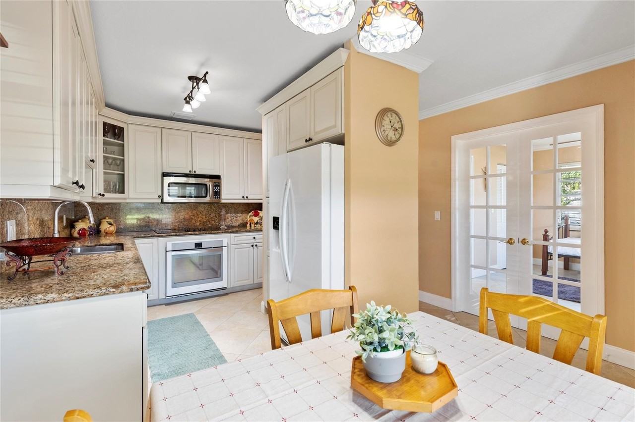 8729 Chevy Chase Dr Unit 145 - Photo 4 of 26