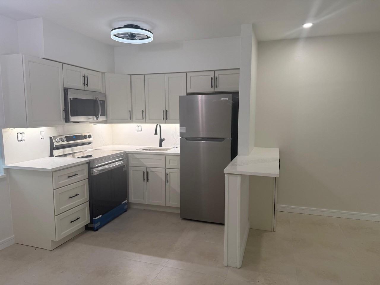 2725 Middle River Dr #11 - Photo 4 of 10