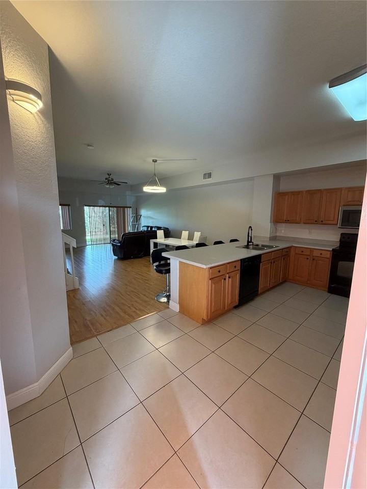 7401 Palomino Dr #117 - Photo 4 of 36