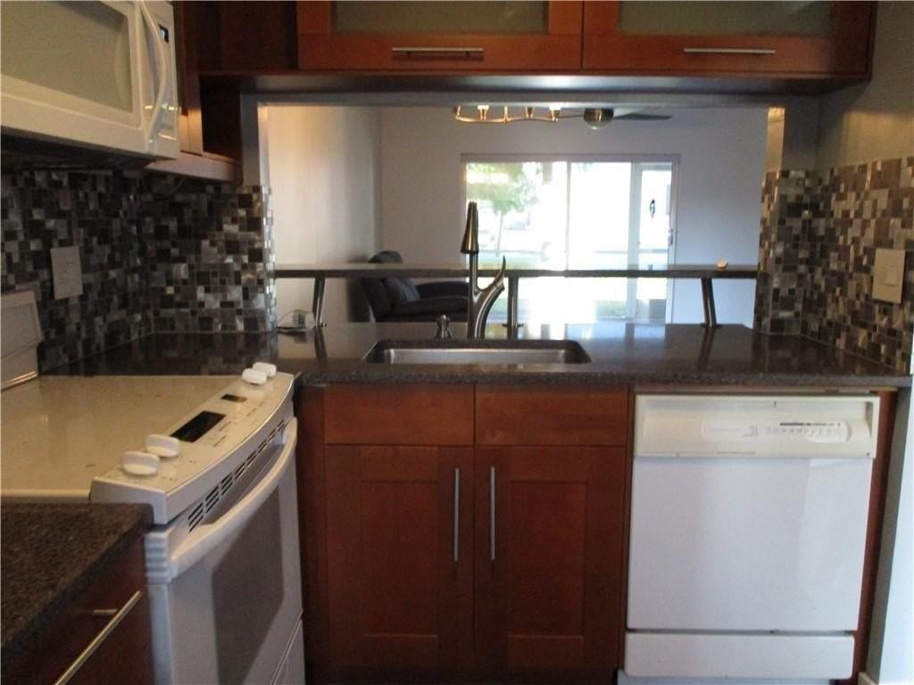 9905 Three Lakes Cir Unit 12-D - Photo 7 of 13