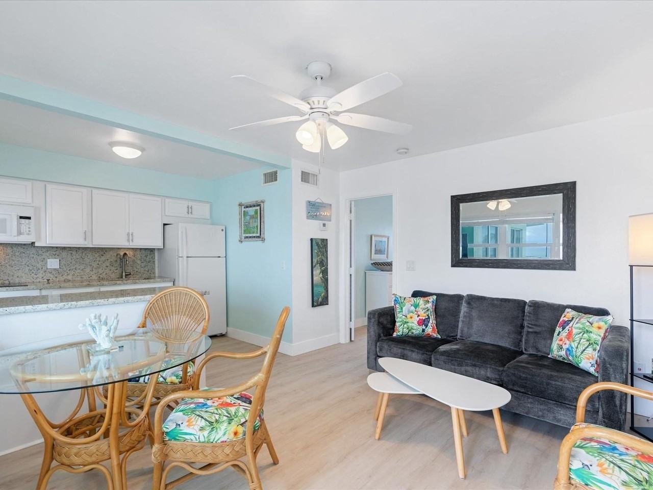 2600 N Surf Rd Apt 302 - Photo 5 of 35