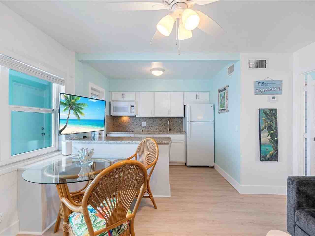 2600 N Surf Rd Apt 302 - Photo 6 of 35