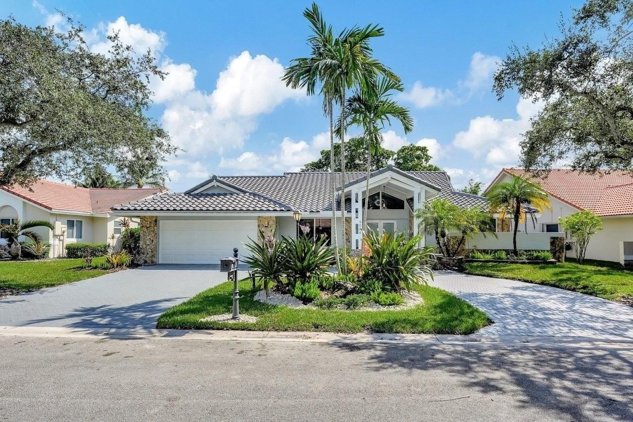 9066 Nw 52nd Ct