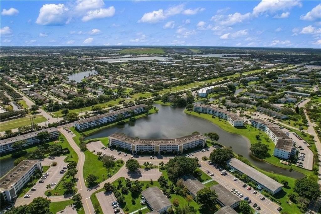 4037 Harwood D - Photo 2 of 21