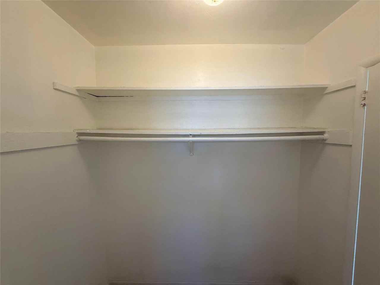 1723 Moffett St Apt 16 - Photo 5 of 11