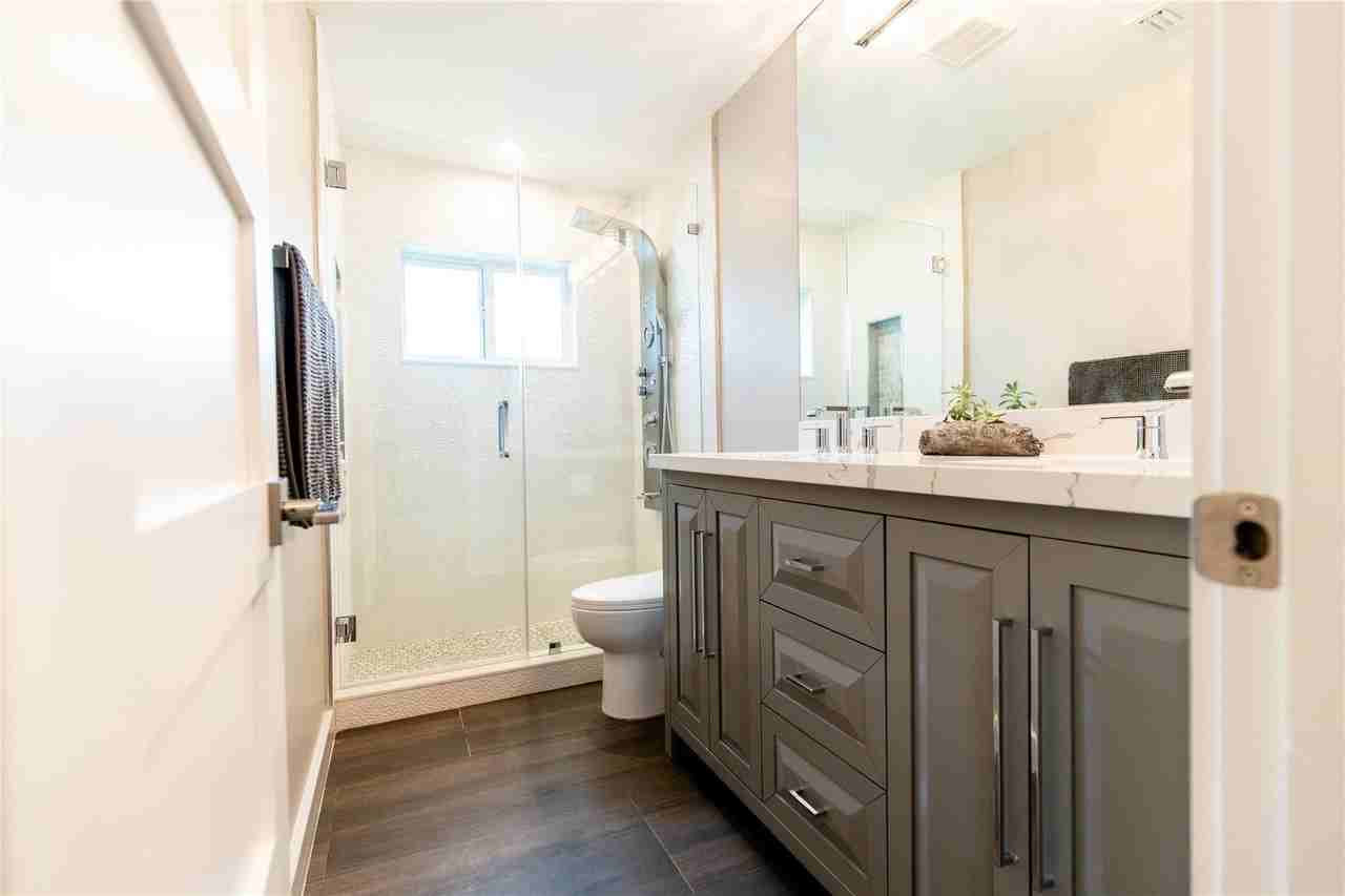 2275 Sw 44th St - Photo 2 of 30