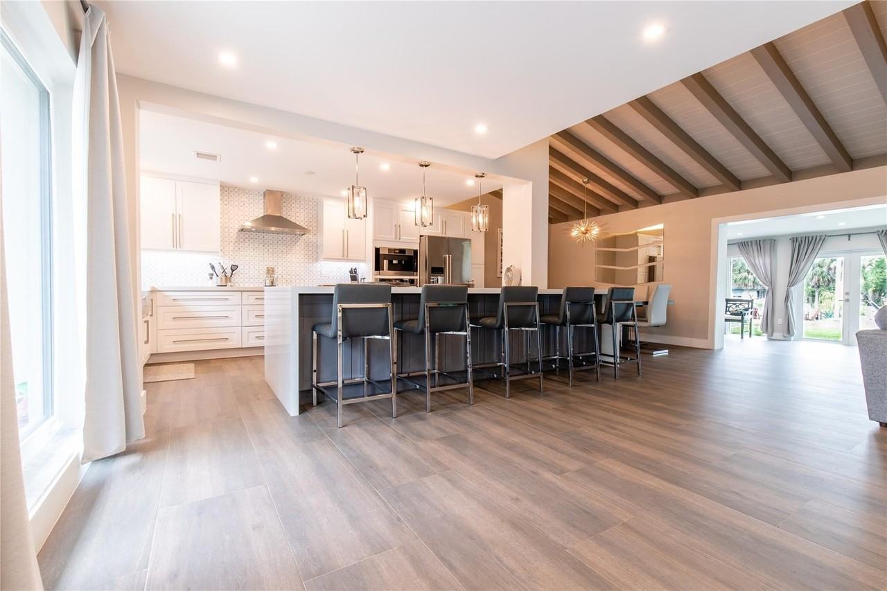 2275 Sw 44th St - Photo 6 of 30