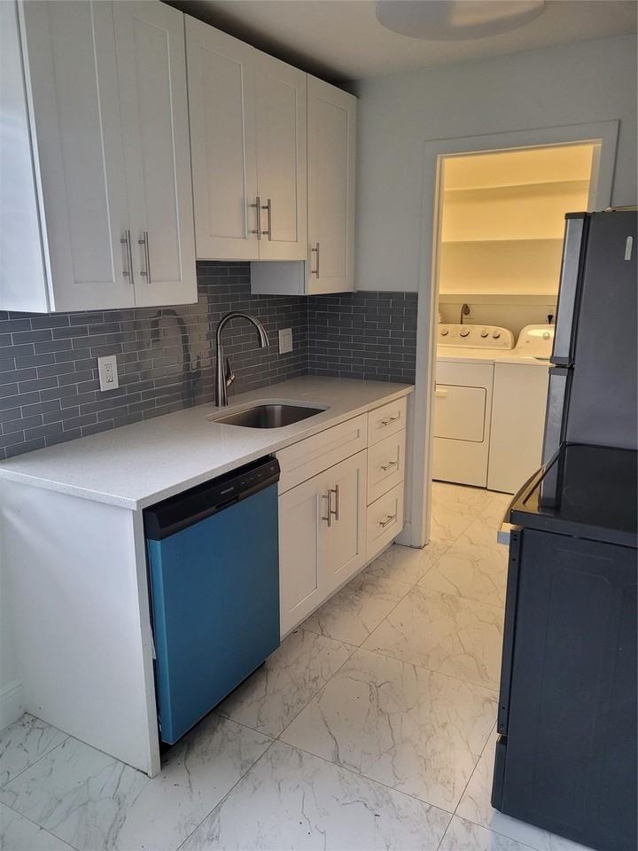 770 Ne 38th St #F - Photo 2 of 16