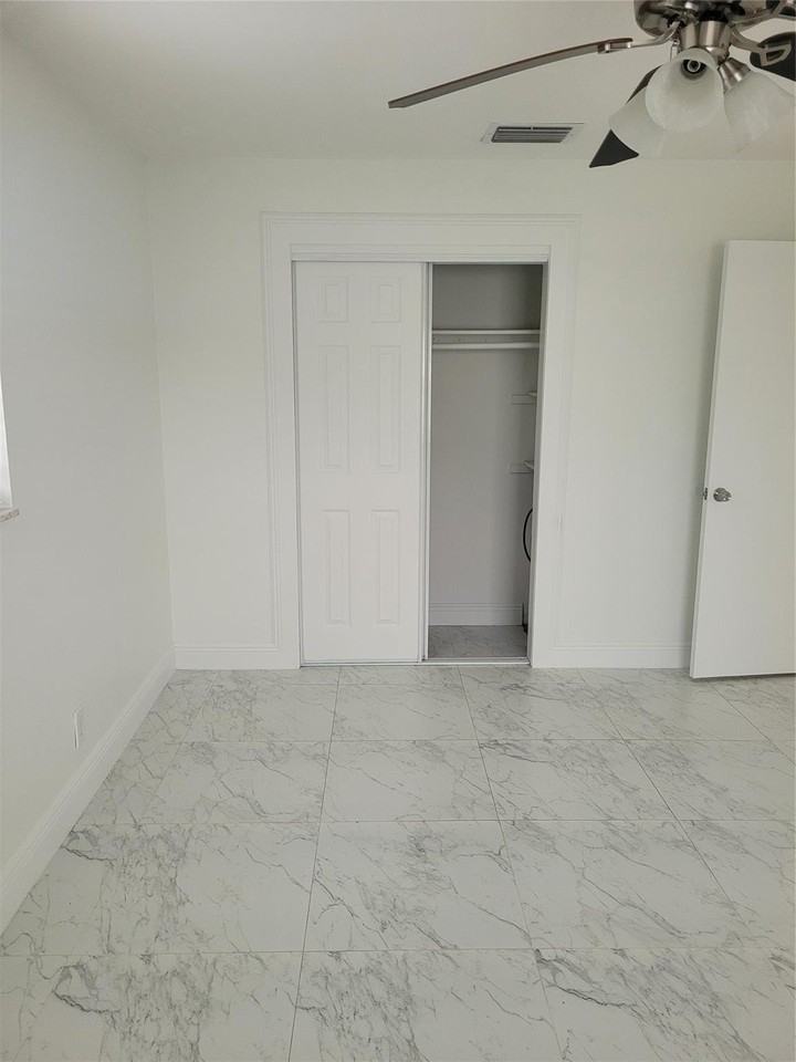 770 Ne 38th St #F - Photo 6 of 16
