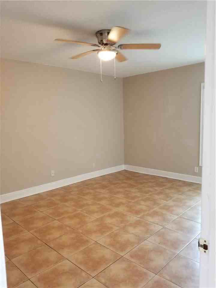 430 Commodore Dr #210 - Photo 7 of 50