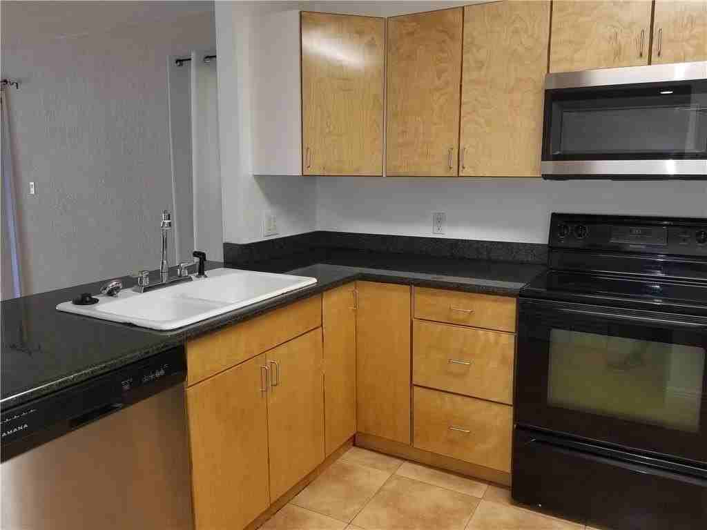 430 Commodore Dr #210 - Photo 3 of 50