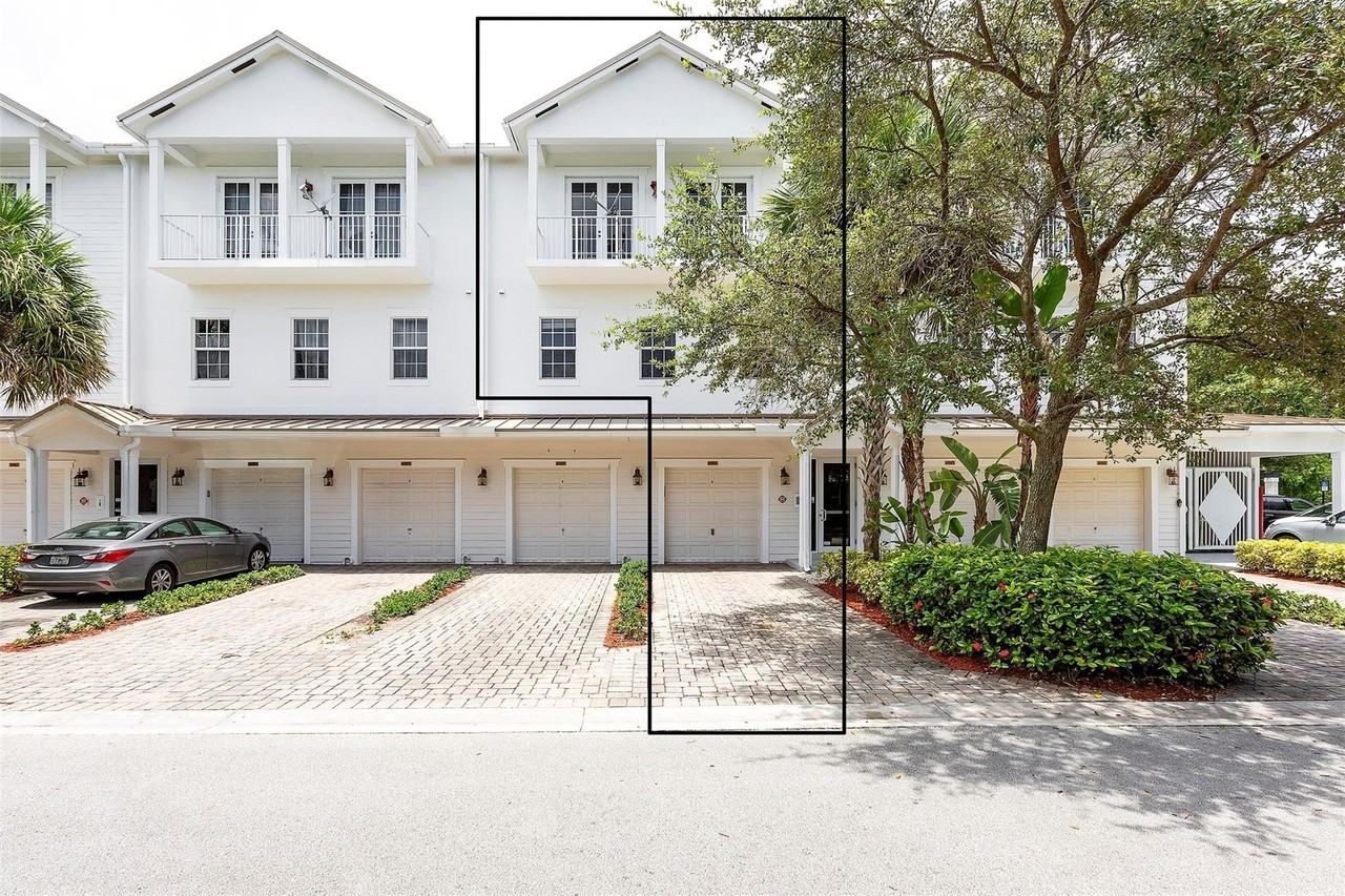 6809 Lakeside Cir N Unit 101 - Photo 2 of 23