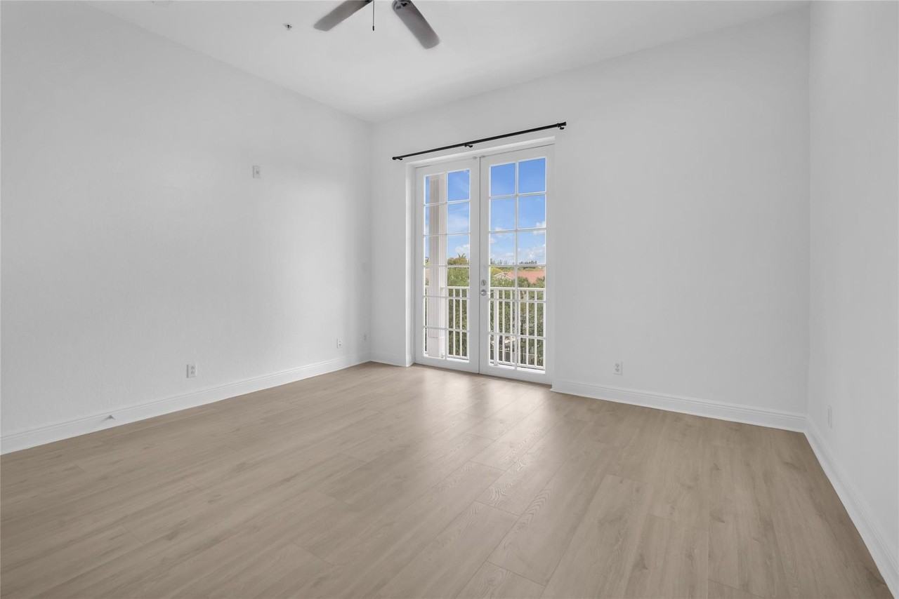 6809 Lakeside Cir N Unit 101 - Photo 3 of 23