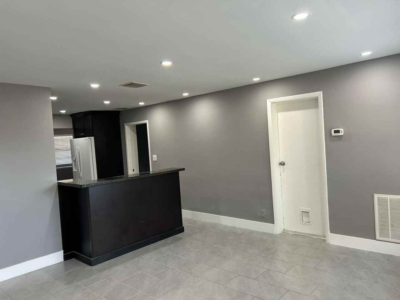 1120 Ne 23rd Pl - Photo 5 of 29