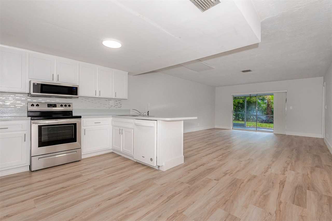 9062 Nw 23rd St Unit W - Photo 6 of 23