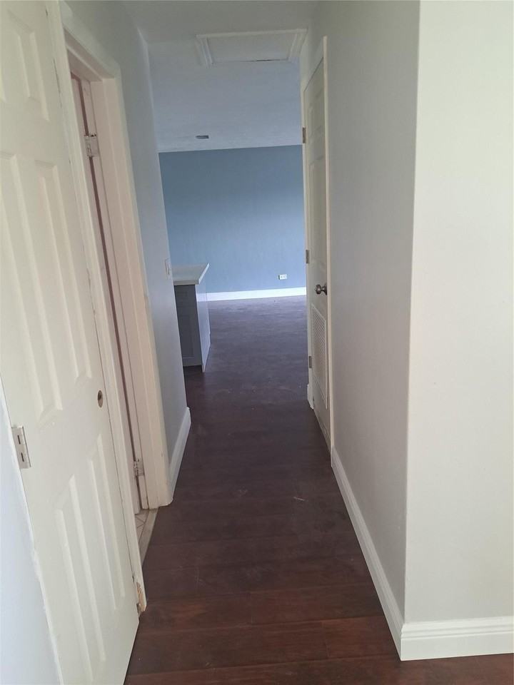 730 Sw 67th Ter - Photo 5 of 6