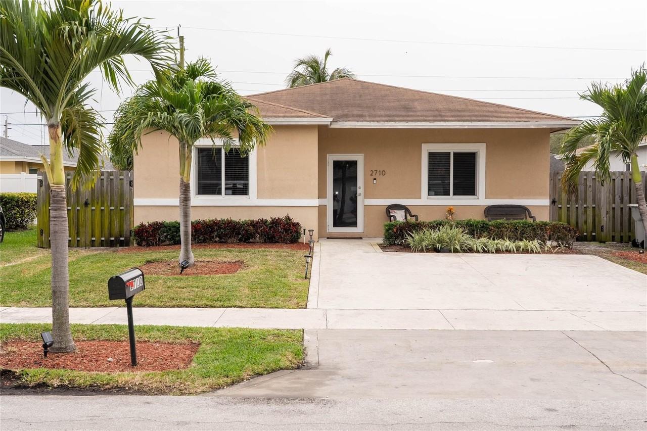 2710 Nw 5th St