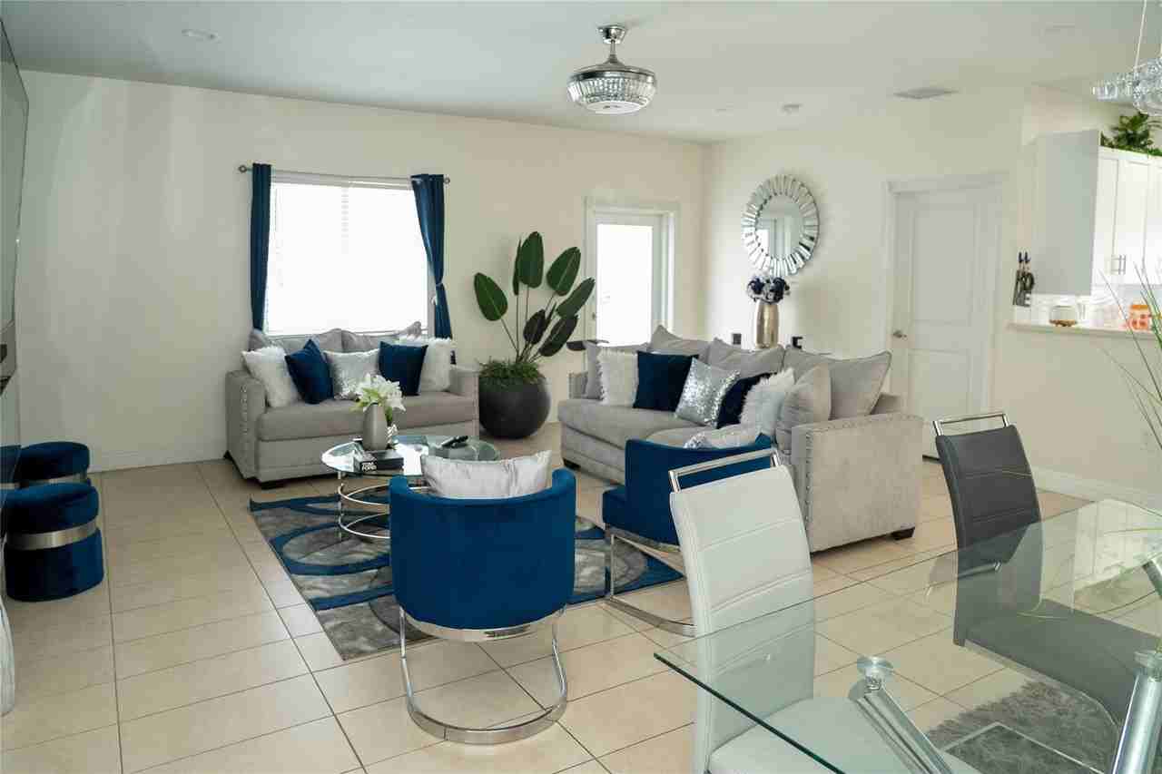 2710 Nw 5th St - Photo 6 of 31