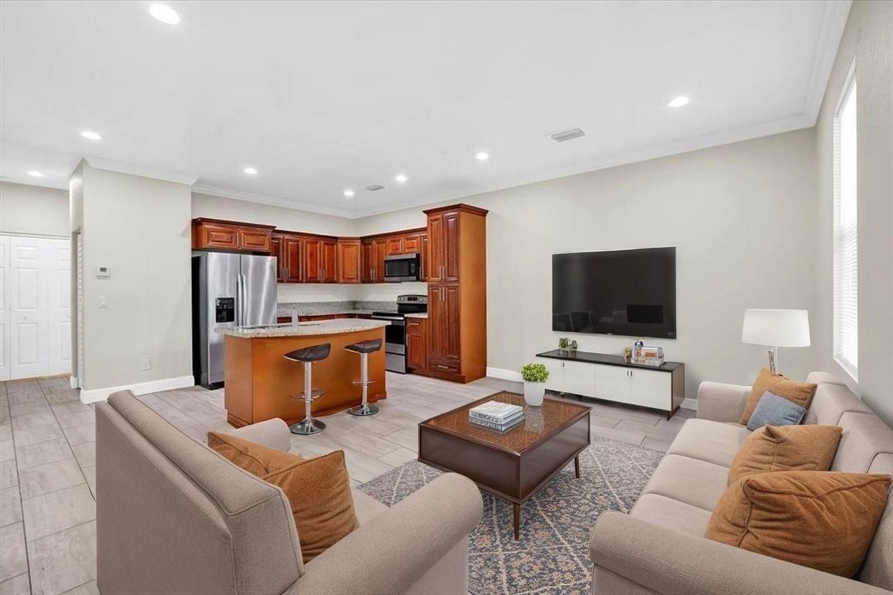 306 N 18th Ct #2 - Photo 3 of 14