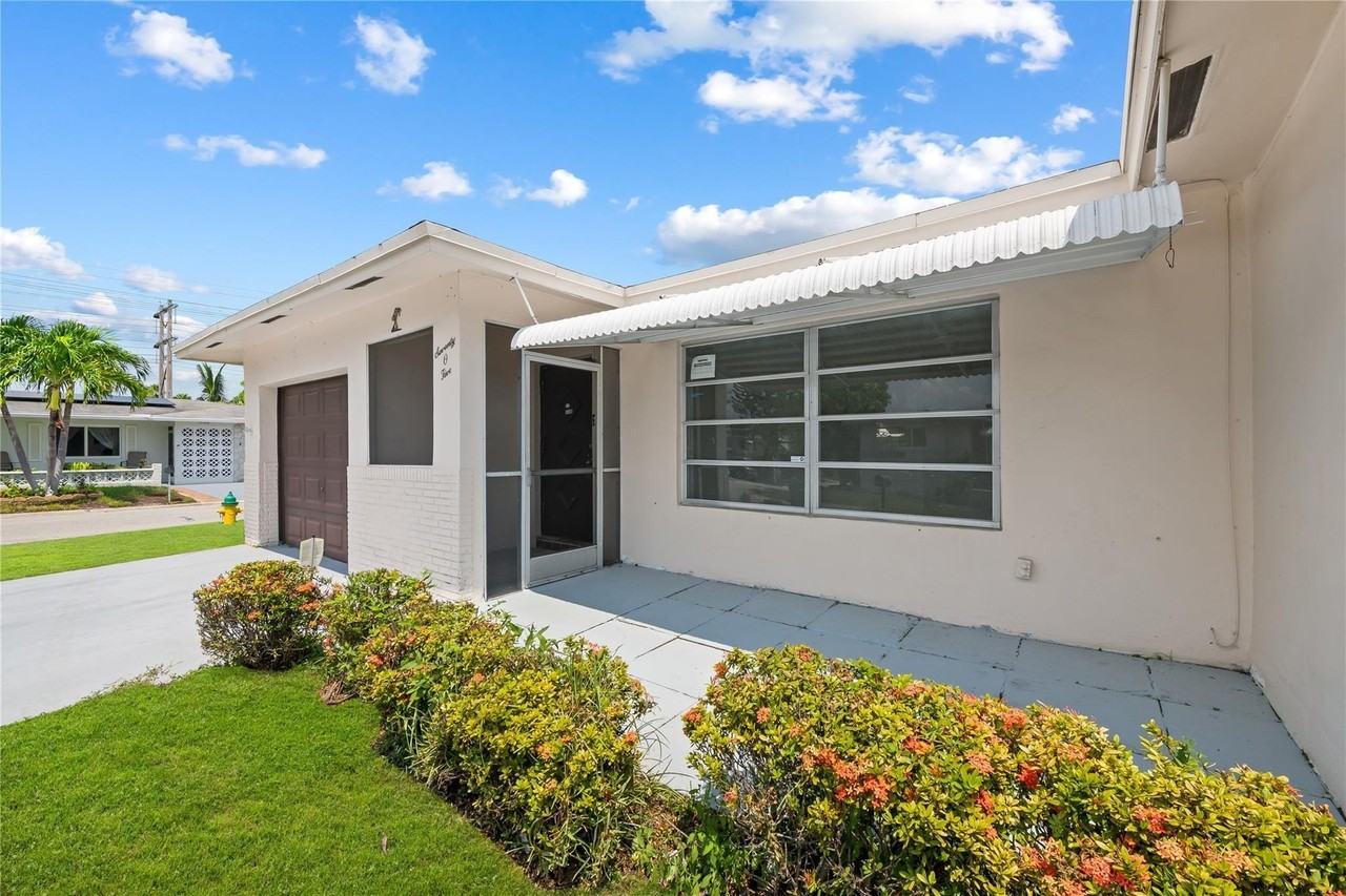 7005 Nw 11th St - Photo 2 of 32