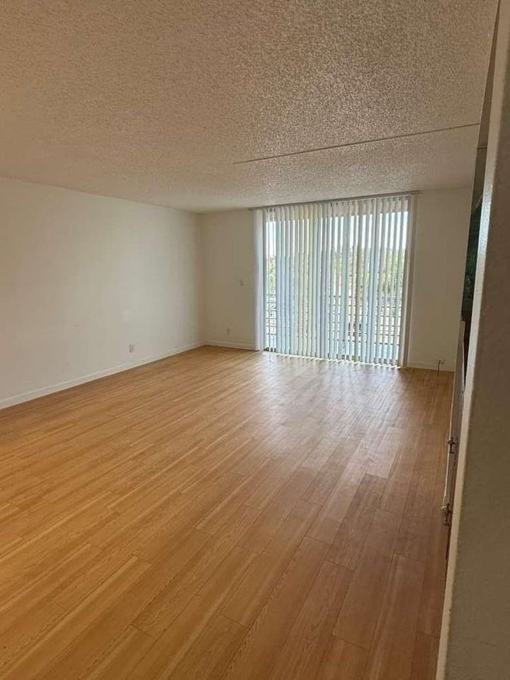 408 Nw 68th Ave Apt 306 - Photo 6 of 22