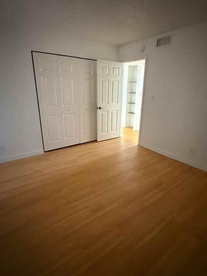 408 Nw 68th Ave Apt 306 - Photo 7 of 22