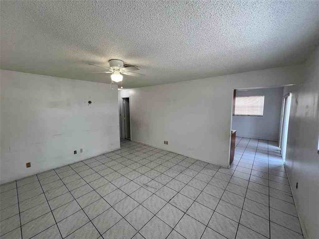 230 Sw 1st St #G8 - Photo 5 of 16