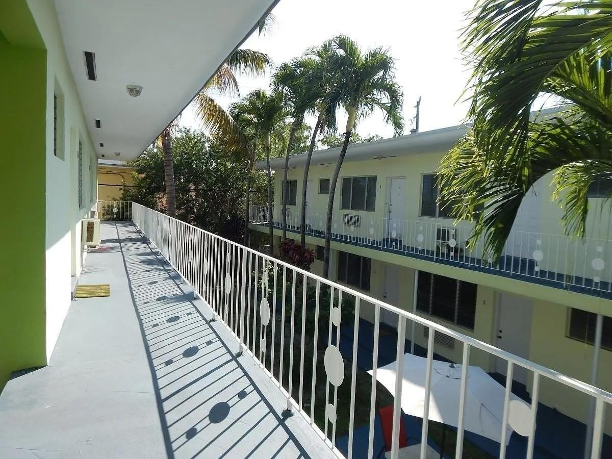 1200 Marseille Dr - Photo 3 of 13