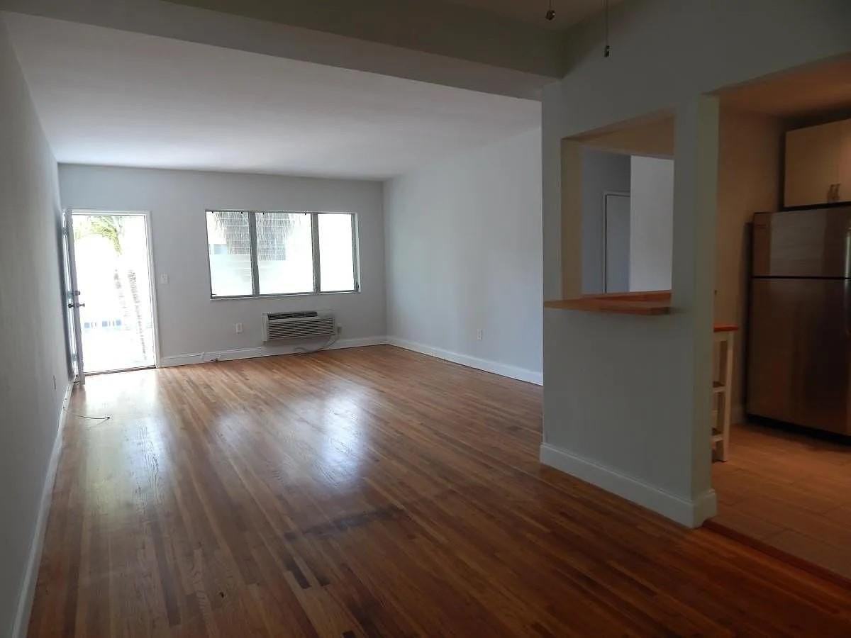 1200 Marseille Dr - Photo 7 of 13
