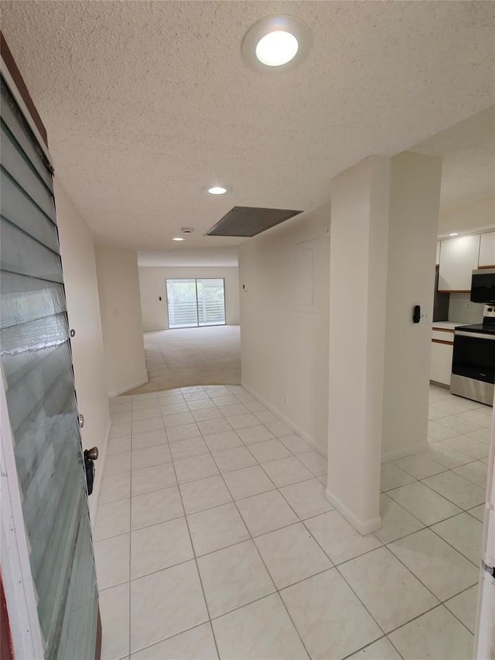 1801 Eleuthera Pt Apt J3 - Photo 2 of 36