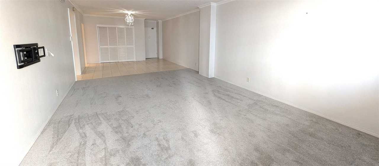 4250 Galt Ocean Dr Apt 2e - Photo 2 of 33