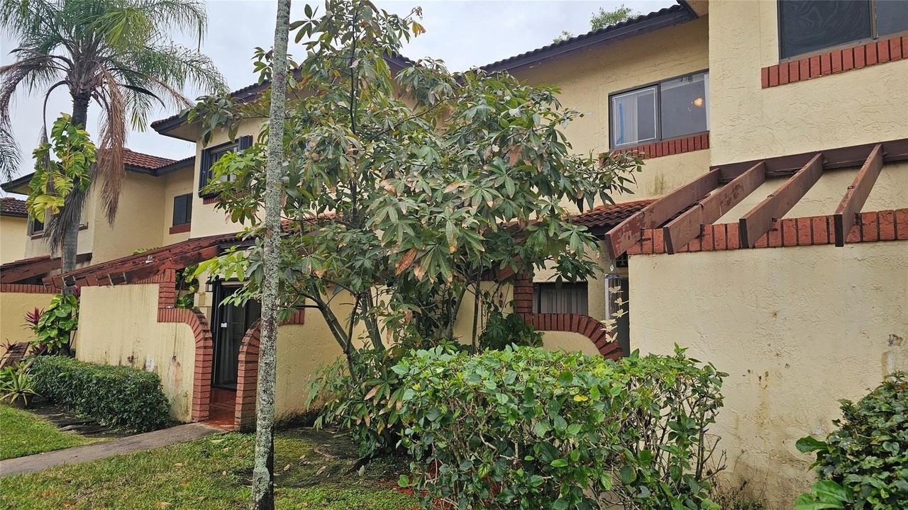 4644 Nw 90th Ave - Photo 2 of 13