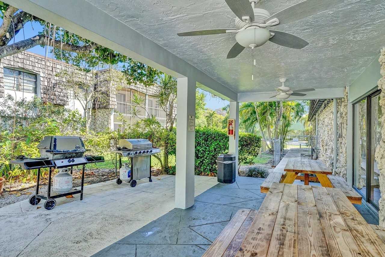 3119 Oakland Shores Dr Apt 110c - Photo 4 of 6