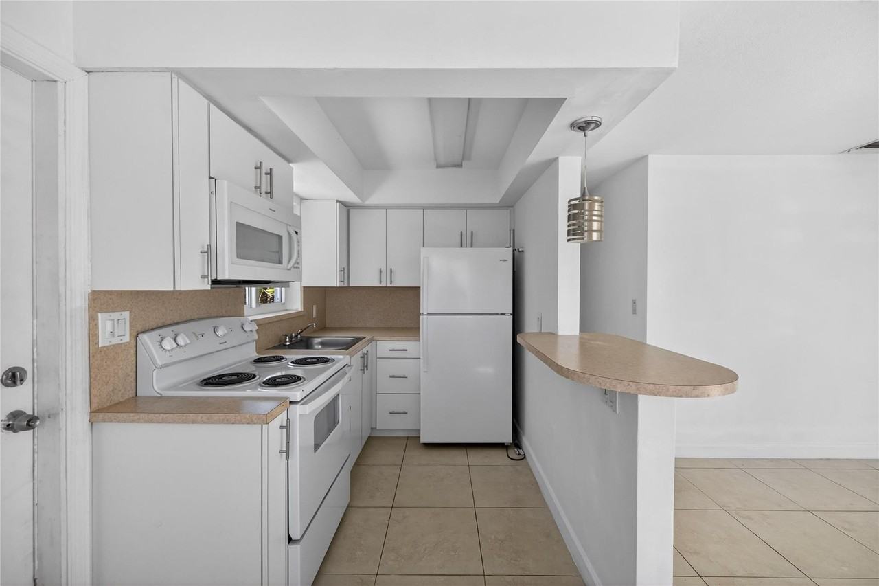 4331 Ne 5th Ave Unit 4331 - Photo 6 of 15