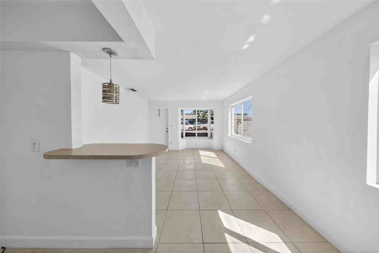 4331 Ne 5th Ave Unit 4331 - Photo 7 of 15