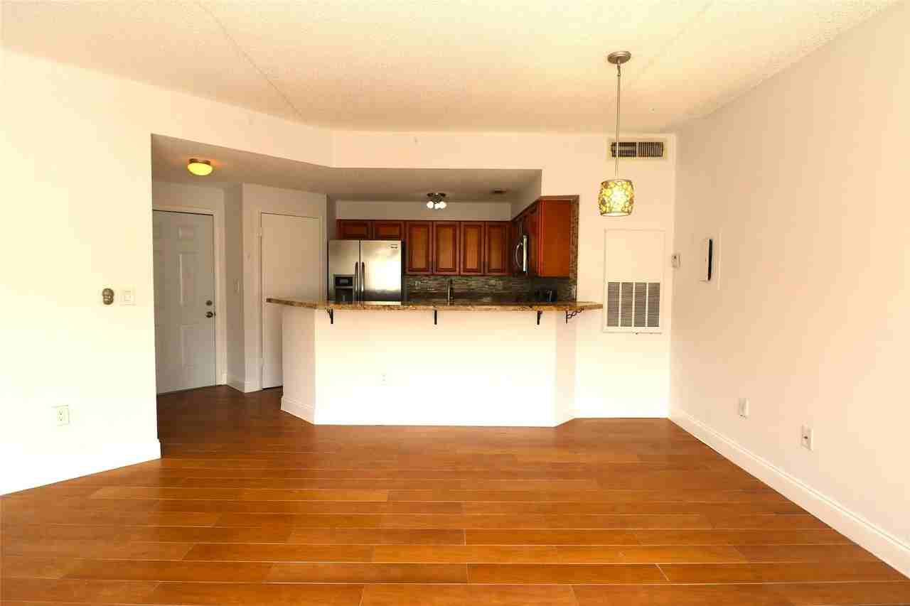 2445 Sw 18th Ter Apt 907 - Photo 2 of 16