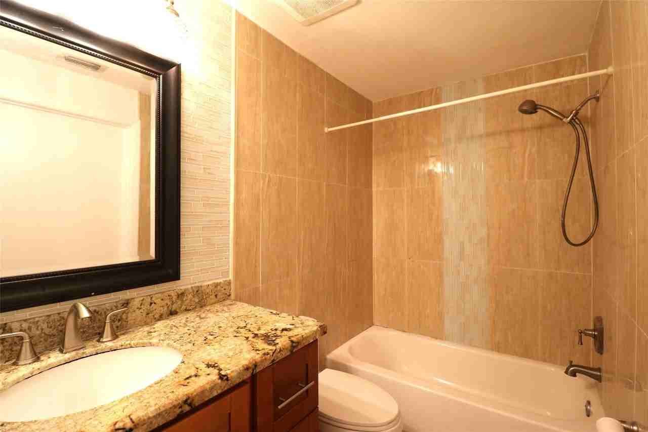 2445 Sw 18th Ter Apt 907 - Photo 5 of 16