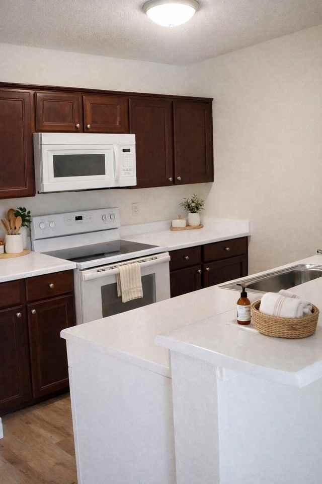 1715 Meadows Cir W #1715 - Photo 2 of 4