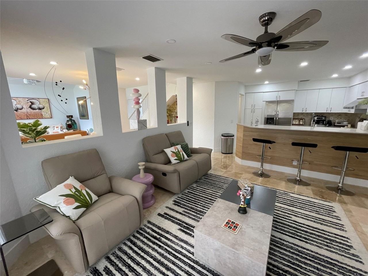 2044 Nw 52nd St - Photo 6 of 35