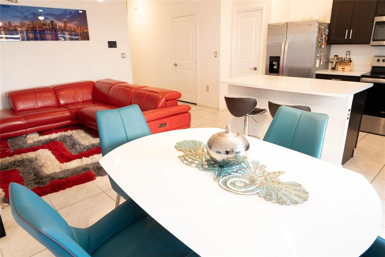 1176 Sw 7th Ct - Photo 6 of 25