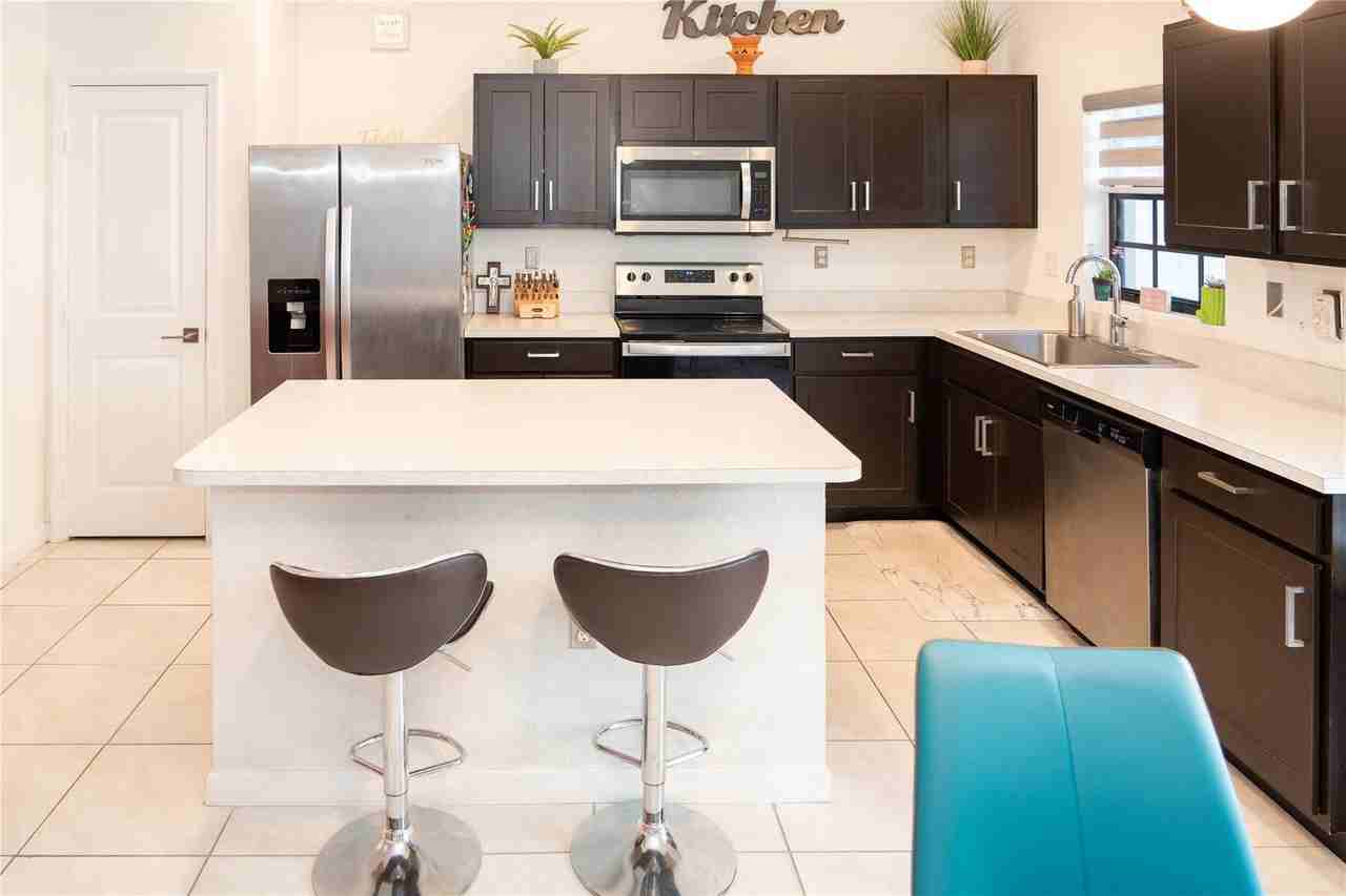 1176 Sw 7th Ct - Photo 7 of 25