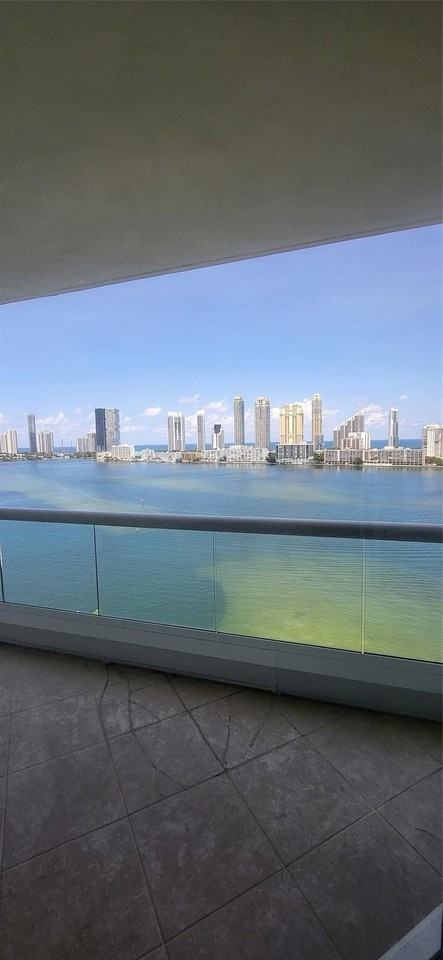 2600 Island Blvd Apt 1603 - Photo 7 of 43