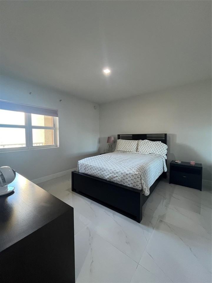 2650 Lake Shore Dr #803 - Photo 4 of 32