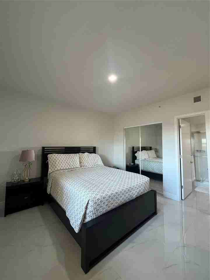 2650 Lake Shore Dr #803 - Photo 5 of 32