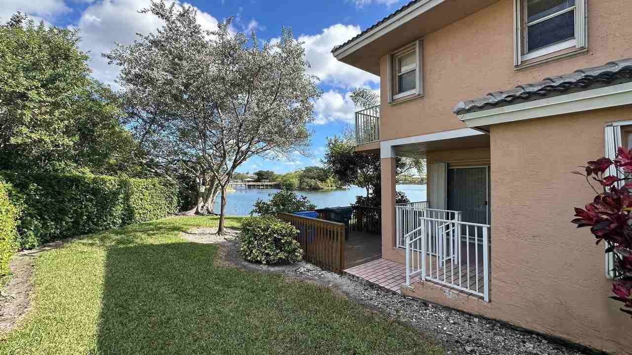 3299 Nw 44th St Apt 2 - Photo 2 of 25