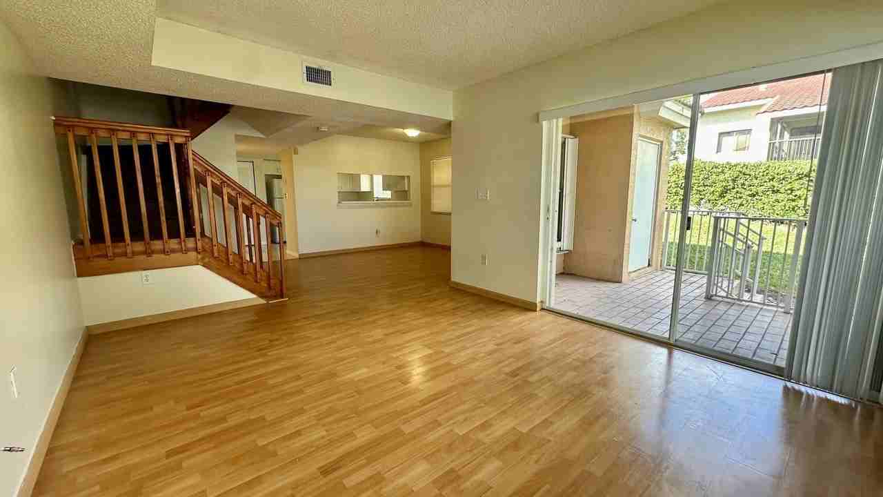 3299 Nw 44th St Apt 2 - Photo 4 of 25
