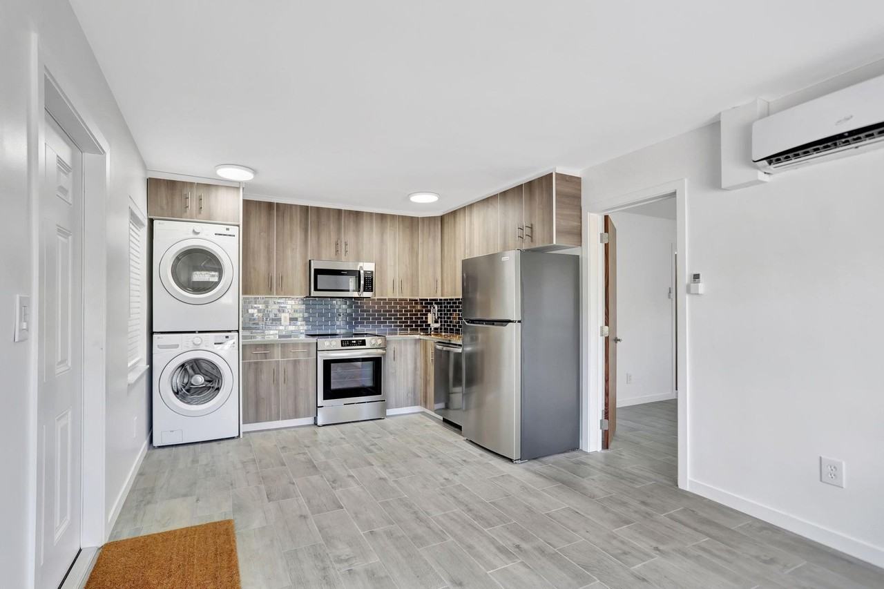 1000 Sw 30th St #1 - Photo 2 of 21